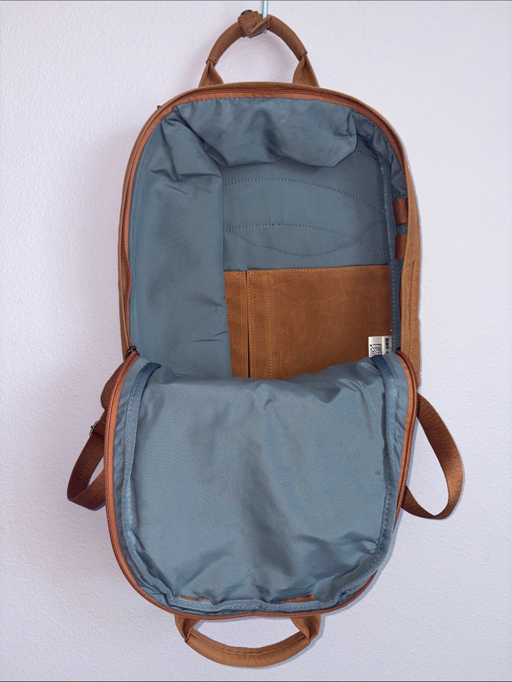 Day Owl Slim Pro Backpack - Picture 2 of 5